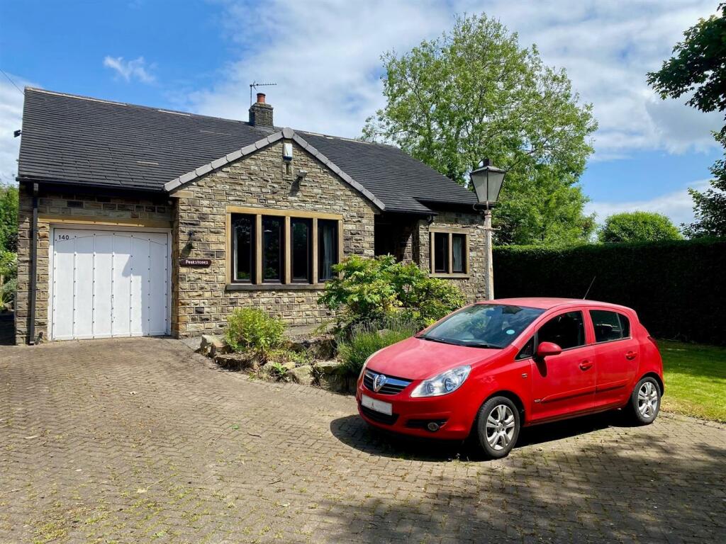 3 bedroom detached bungalow for sale in Bradley Road, Bradley