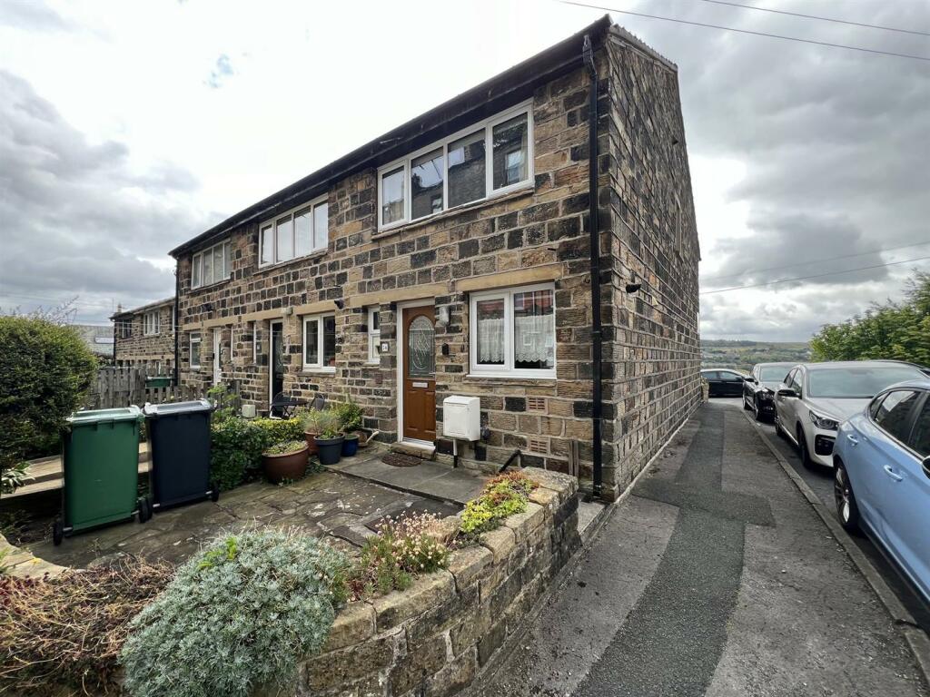 2 bedroom end of terrace house for sale in Handel Street, Golcar