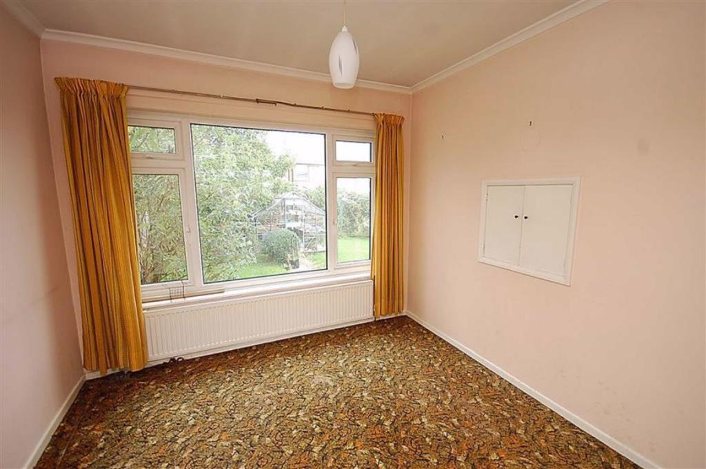 3 bedroom semidetached bungalow for sale in Moorlands Crescent, Mount