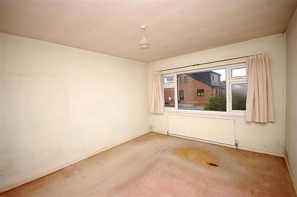 3 bedroom semidetached bungalow for sale in Moorlands Crescent, Mount