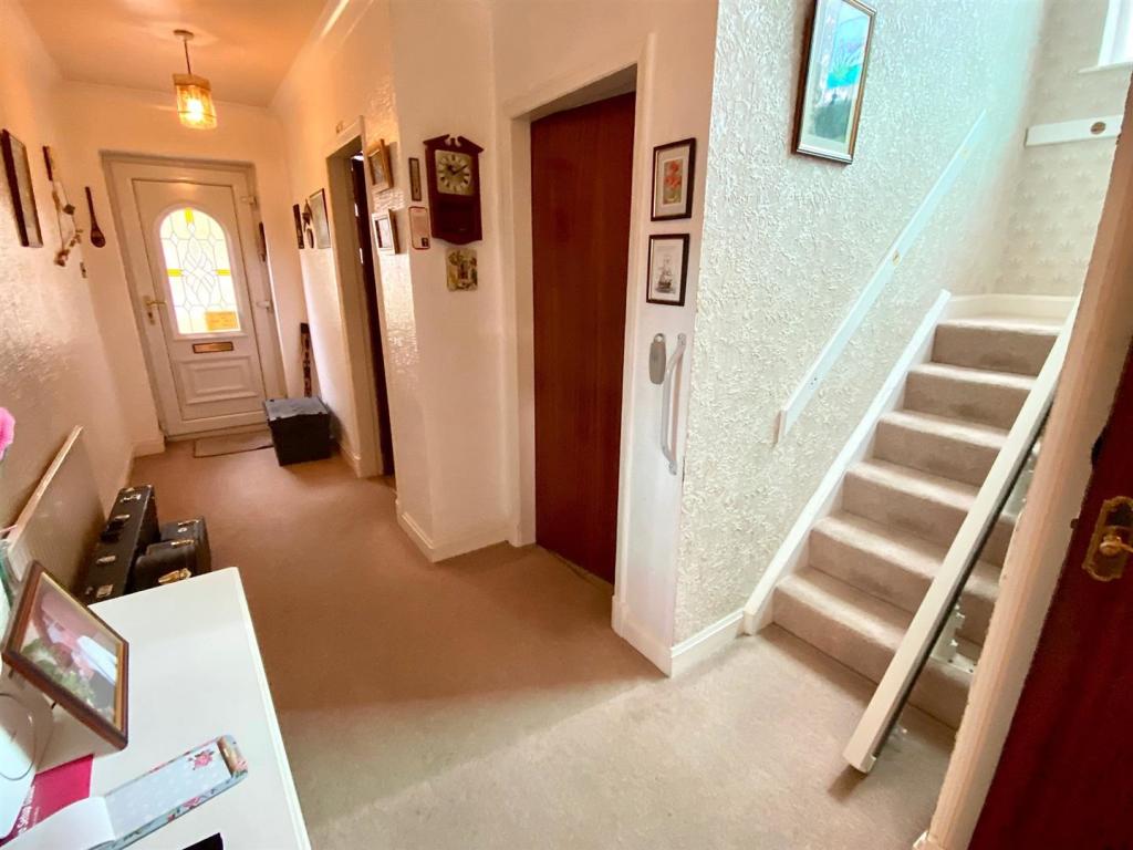 4 bedroom detached house for sale in Over Hall Park, Mirfield, WF14