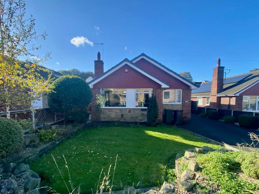 3 bedroom detached bungalow for sale in Calder Road, Mirfield, WF14