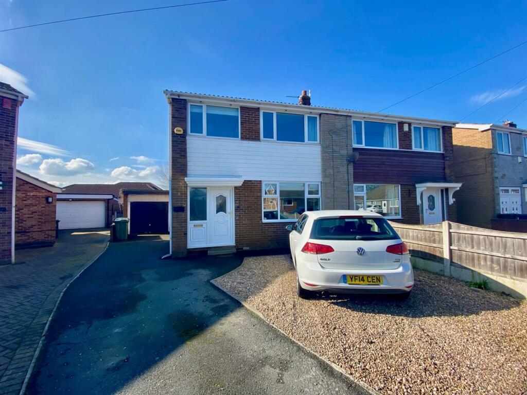 3 bedroom semidetached house for sale in Portal Drive, Mirfield, WF14