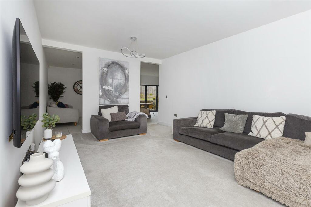 Additional property image - Snelsins Road, Cleckheaton