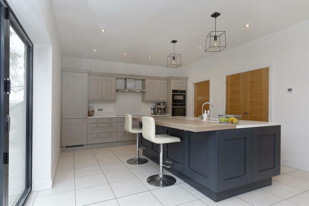 Additional property image - Snelsins Road, Cleckheaton