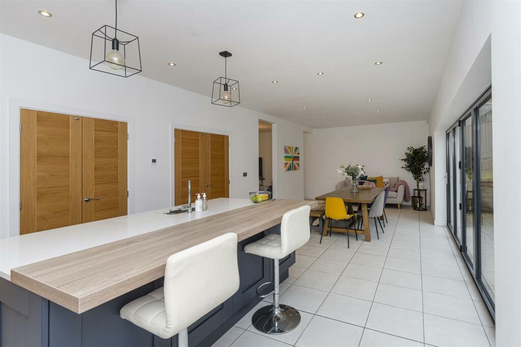 Additional property image - Snelsins Road, Cleckheaton
