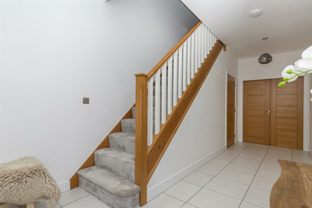 Additional property image - Snelsins Road, Cleckheaton