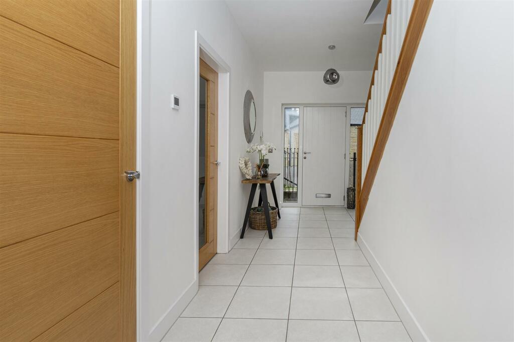 Additional property image - Snelsins Road, Cleckheaton