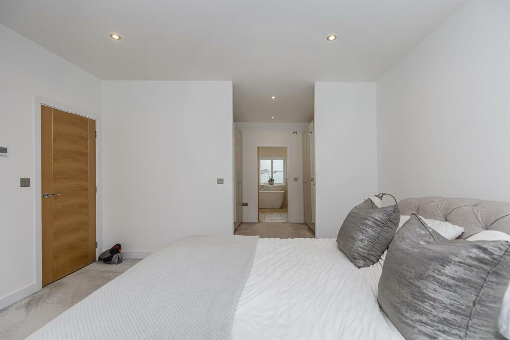 Additional property image - Snelsins Road, Cleckheaton