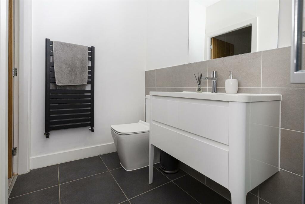 Additional property image - Snelsins Road, Cleckheaton