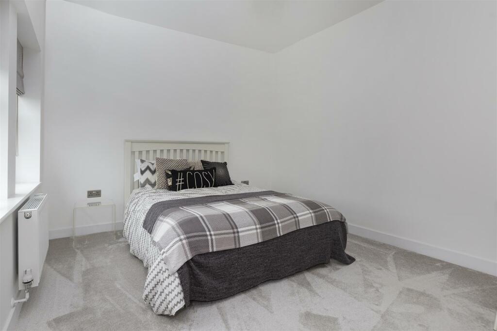 Additional property image - Snelsins Road, Cleckheaton
