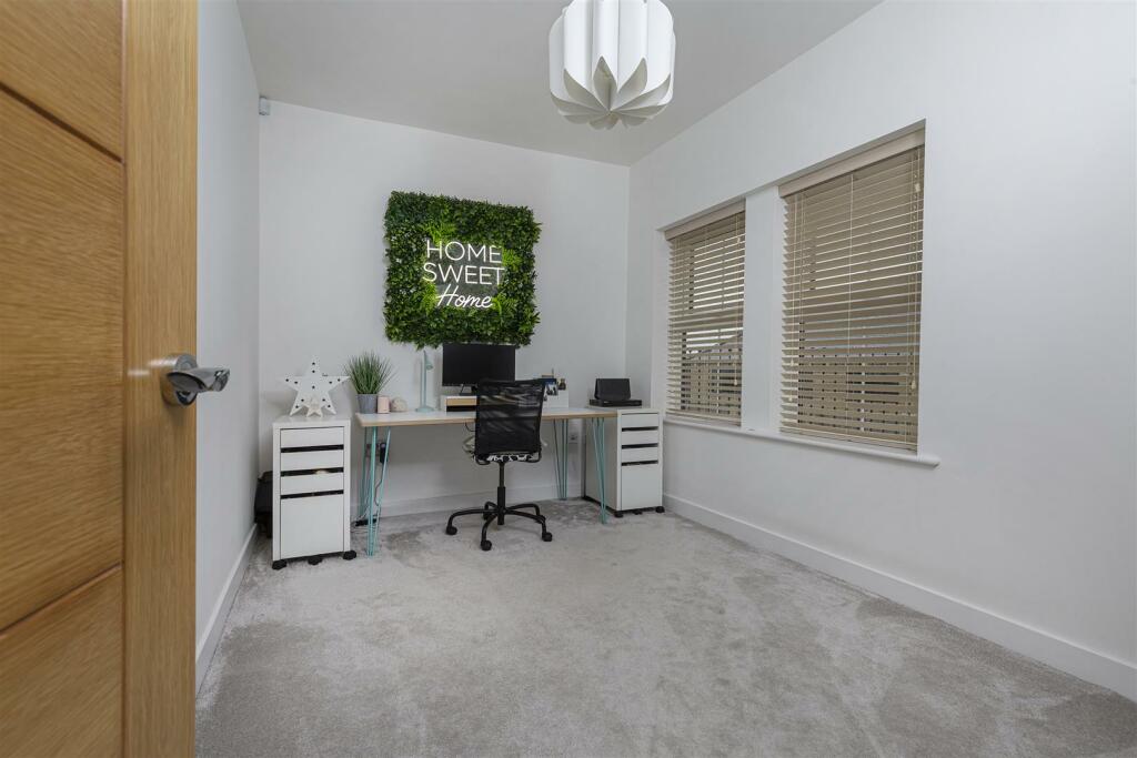 Additional property image - Snelsins Road, Cleckheaton