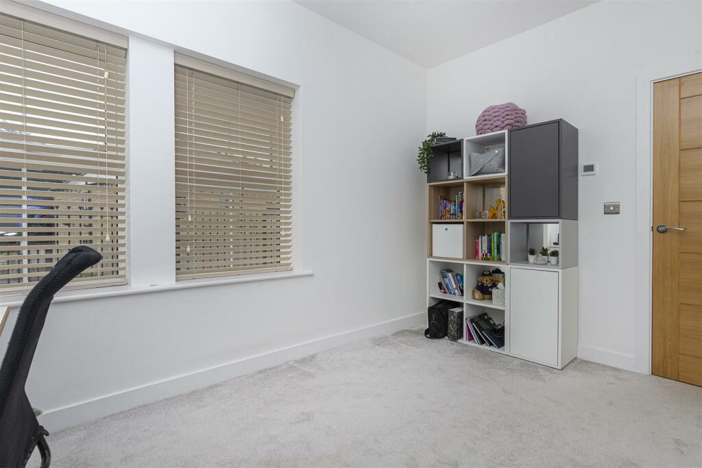 Additional property image - Snelsins Road, Cleckheaton