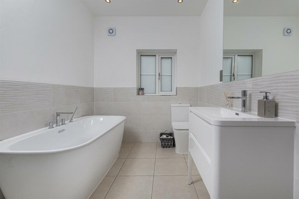 Additional property image - Snelsins Road, Cleckheaton
