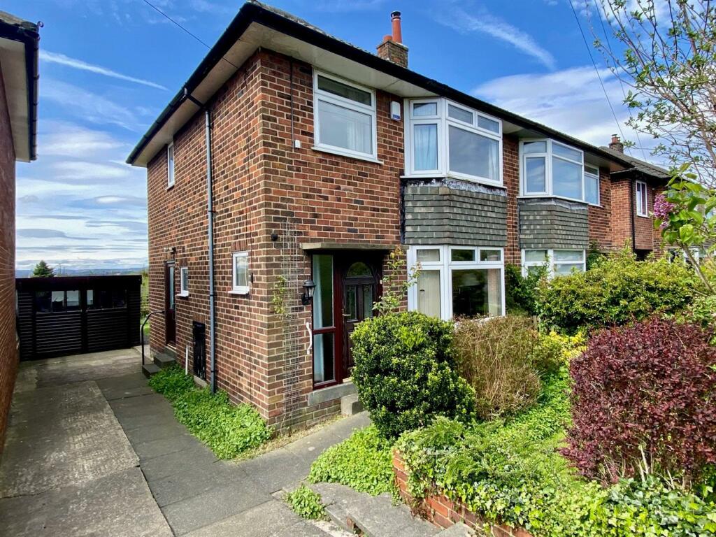 3 bedroom semidetached house for sale in Slipper Lane, Mirfield, WF14