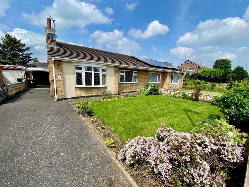 2 bedroom semidetached bungalow for sale in Water Royd Avenue