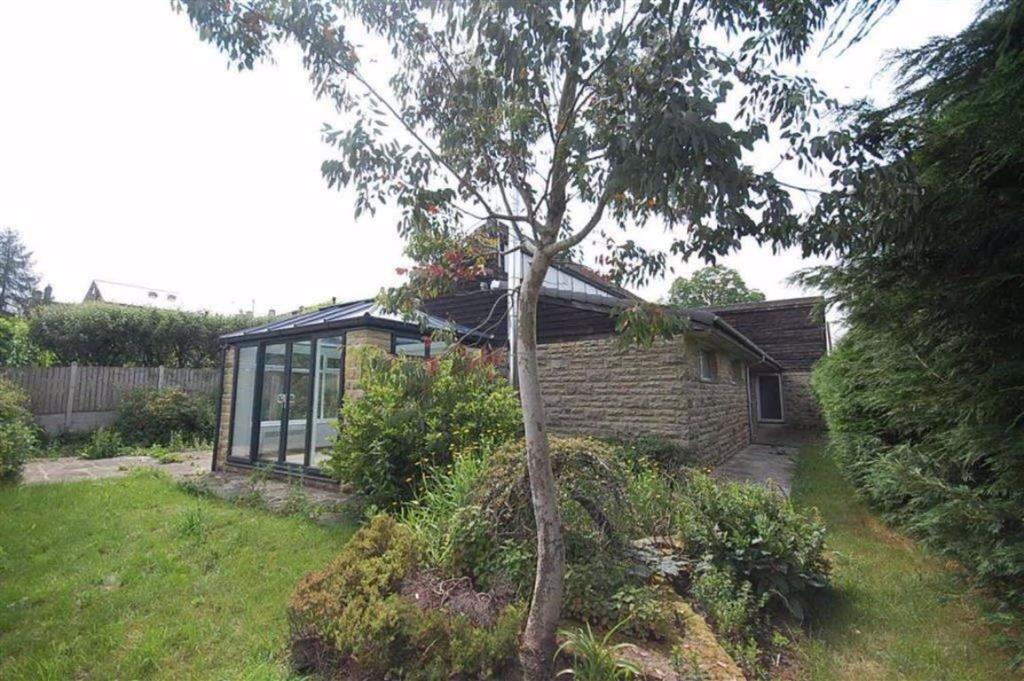 2 bedroom detached bungalow for sale in Quaker Lane, Hightown, Liversedge, WF15 , WF15