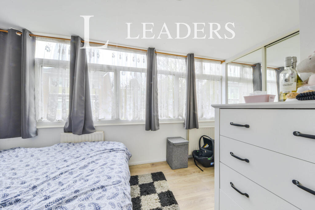 Additional property image - Abbots Park
