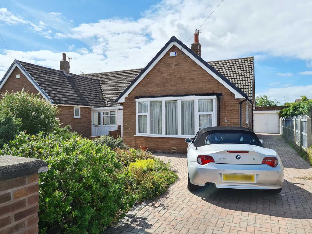 3 bedroom semidetached bungalow for sale in Smithy Lane, St Annes, FY8