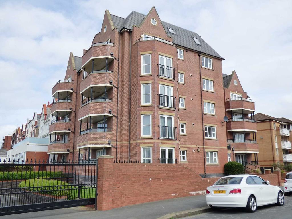 2 bedroom apartment for sale in South Promenade, St Annes, FY8
