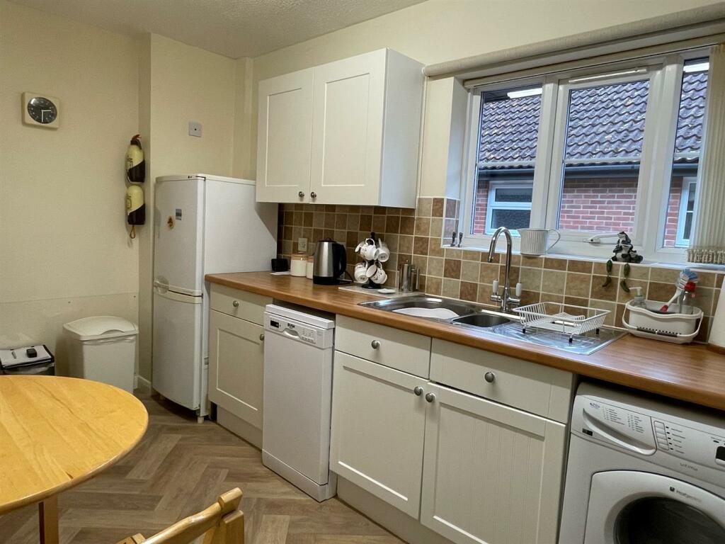 2 bedroom retirement property for sale in Monks Way, BurnhamOnSea, TA8