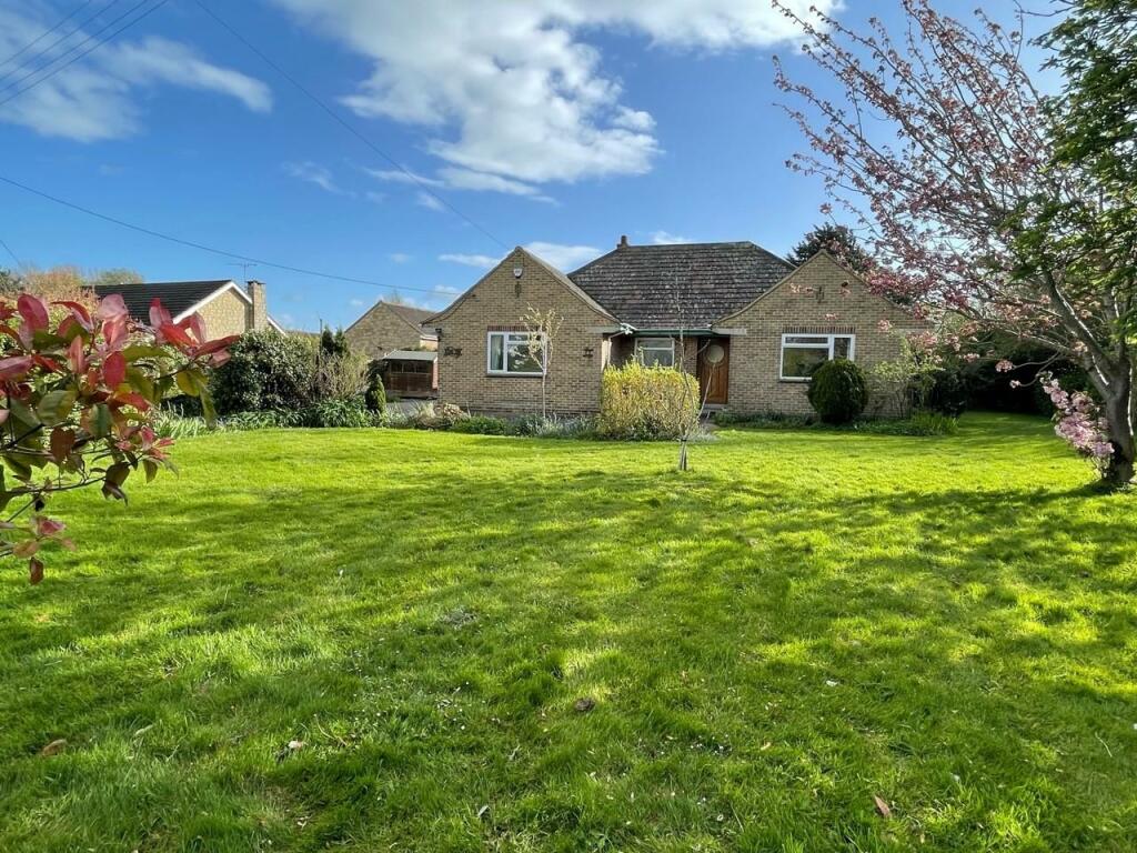 4 bedroom detached bungalow for sale in Alstone Lane, West Huntspill, TA9