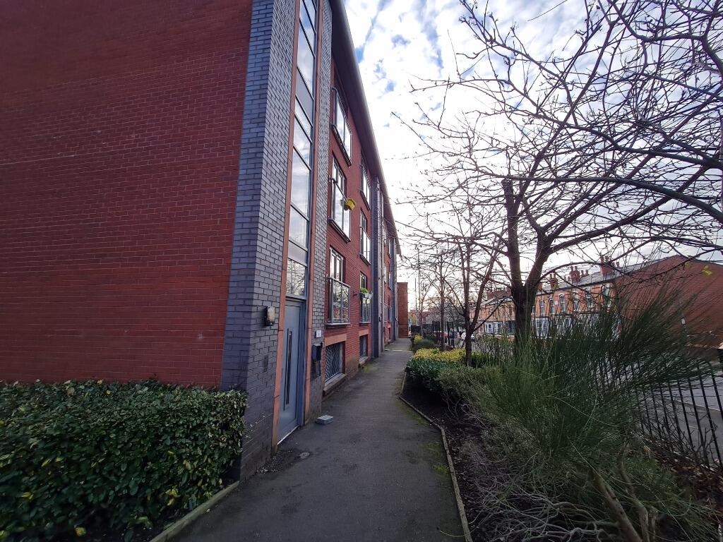 Main image of property: Mossley Road, Ashton-Under-Lyne, OL6