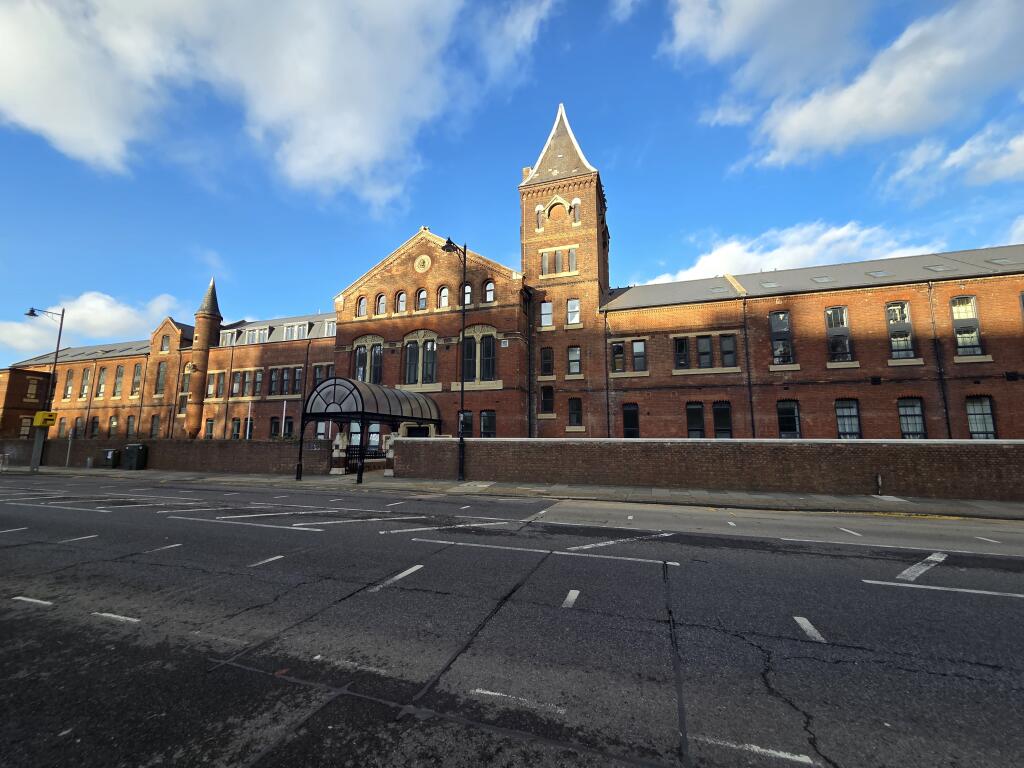 Main image of property: New Road, Chatham, ME4