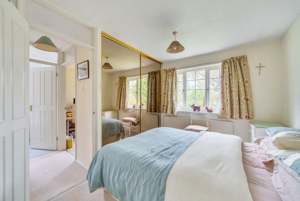 4 bedroom detached house for sale in Riverside Gardens, Old Woking
