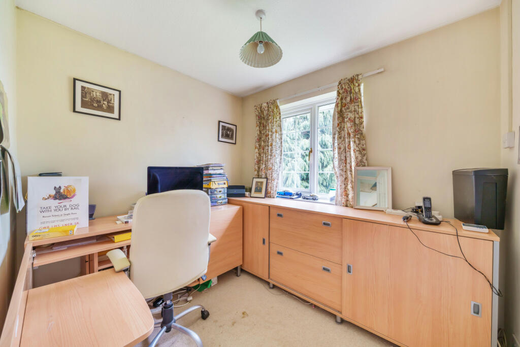 4 bedroom detached house for sale in Riverside Gardens, Old Woking