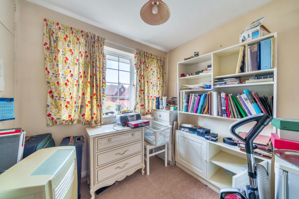 4 bedroom detached house for sale in Riverside Gardens, Old Woking