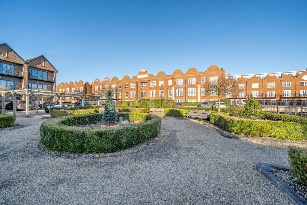 2 bedroom apartment for sale in Gresham Park Road, Old Woking, Woking, GU22