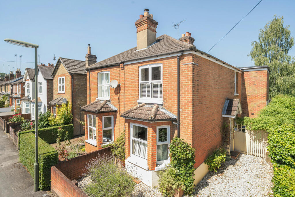 3 bedroom semi-detached house for sale in Royal Oak Road, Woking, GU21