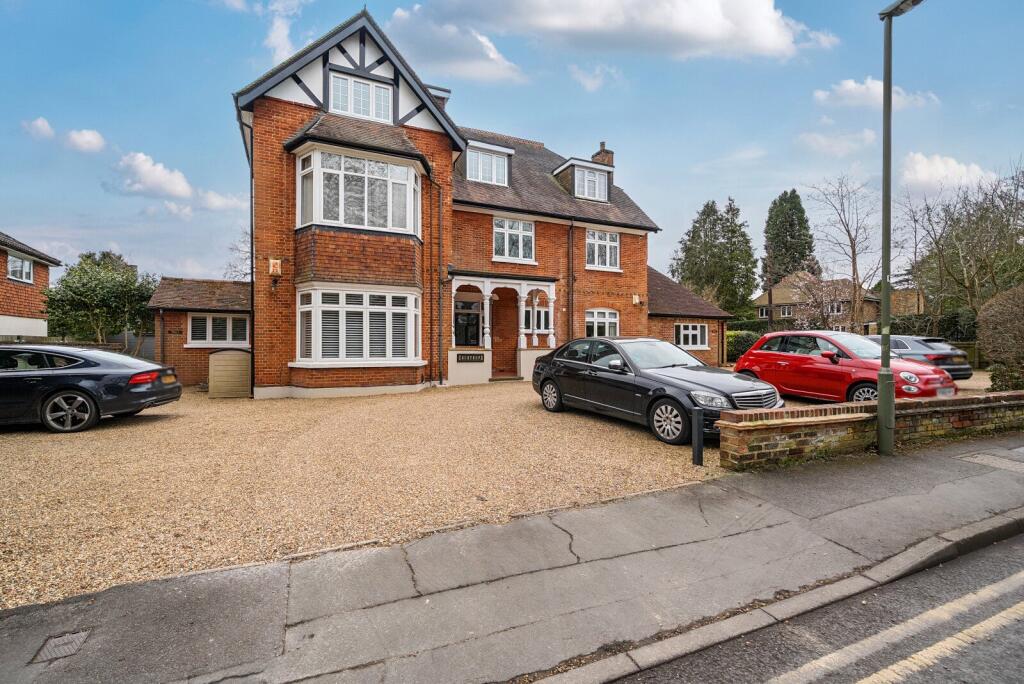Main image of property: Pembroke Road, Woking, GU22