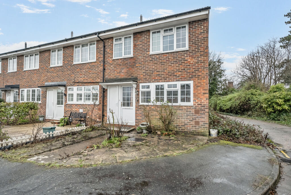 Main image of property: Midhope Gardens, Woking, GU22