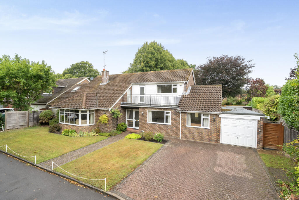 Main image of property: Woodlawn Grove, Horsell, GU21