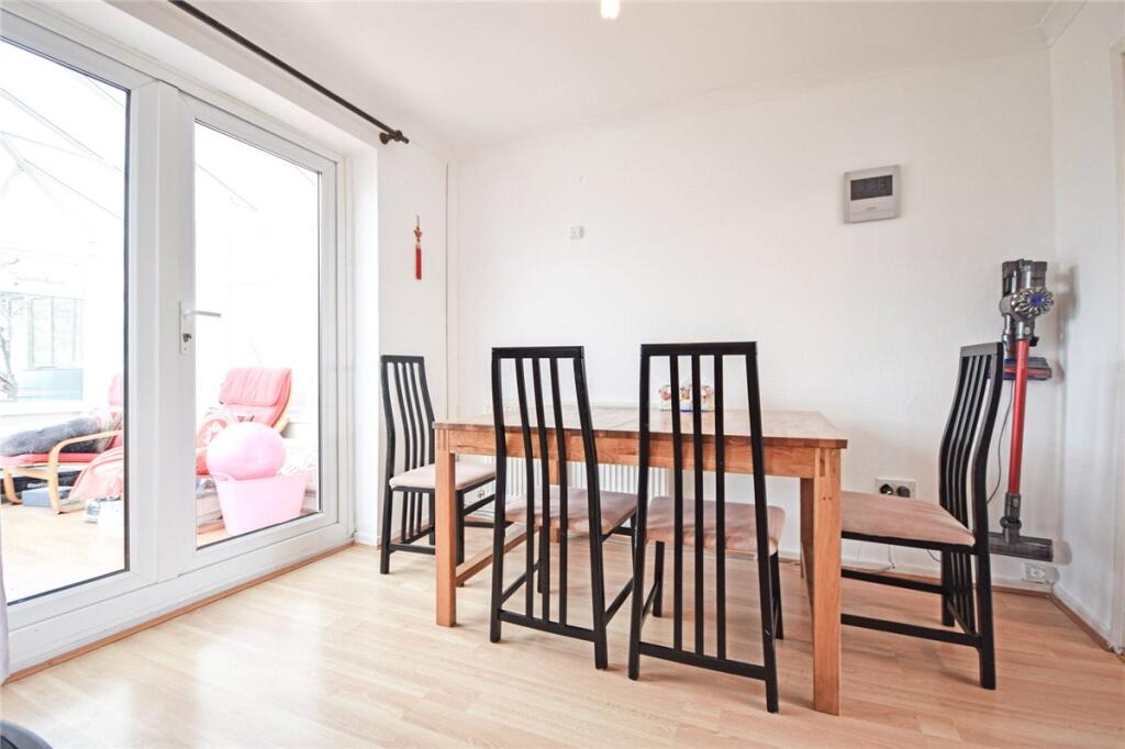 Additional property image - Foxs Way, Comberton, Cambridge, CB23