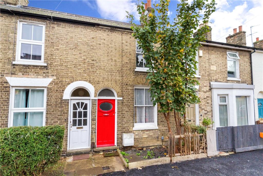 3 bedroom terraced house for sale in Histon Road, Cambridge, CB4