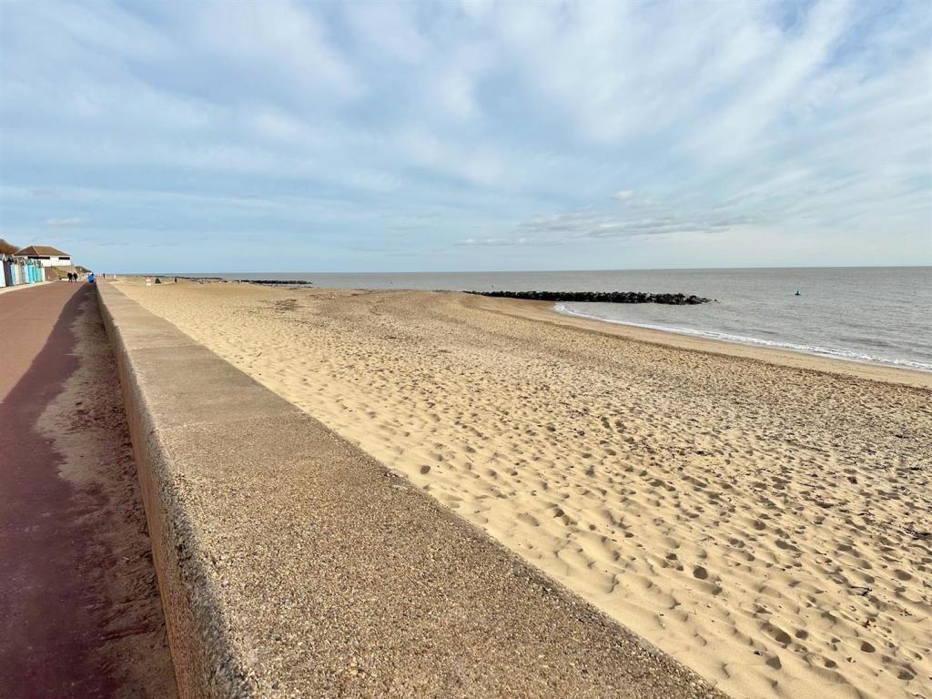 Chalet for sale in Kings Parade, HollandOnSea, ClactonOnSea, CO15