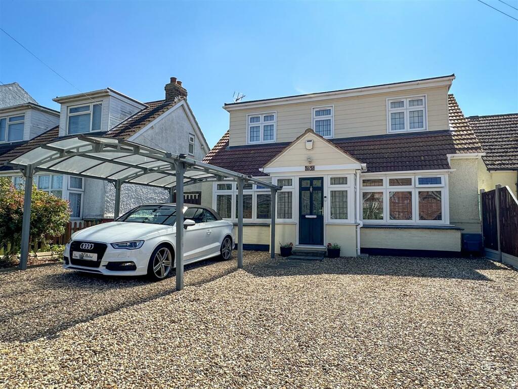 3 bedroom chalet for sale in Coppins Road, ClactonOnSea, CO15