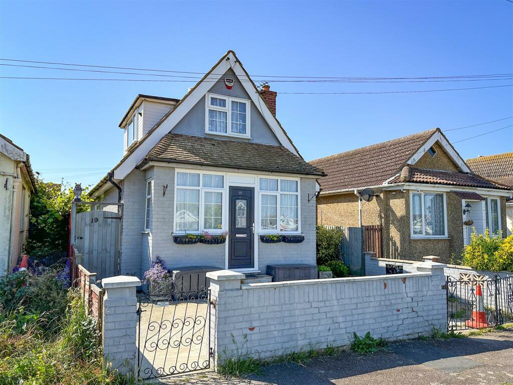 3 bedroom chalet for sale in St. Christophers Way, Jaywick, Village, CO15