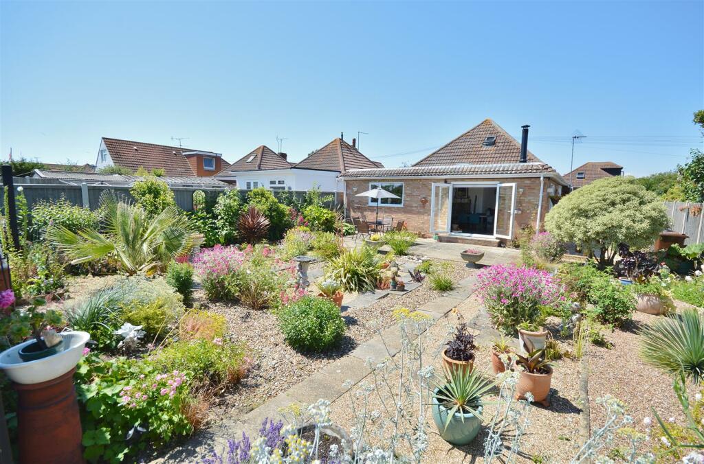 Additional property image - Ingarfield Road, Holland-On-Sea,
