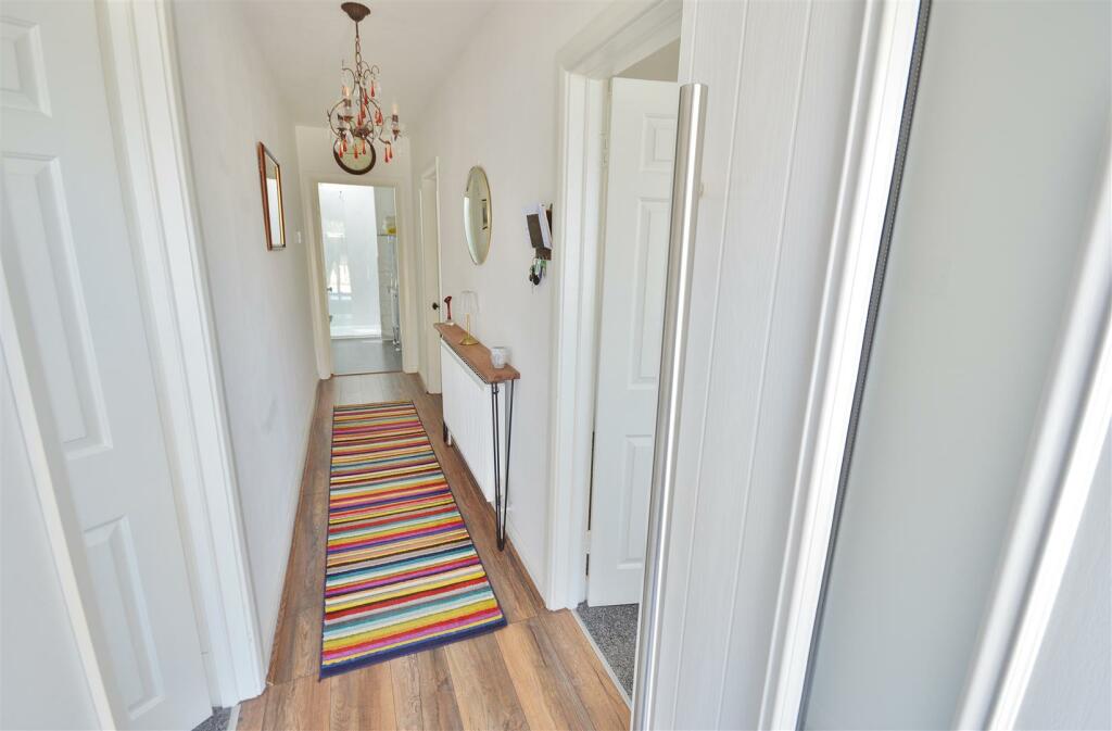 Additional property image - Ingarfield Road, Holland-On-Sea,
