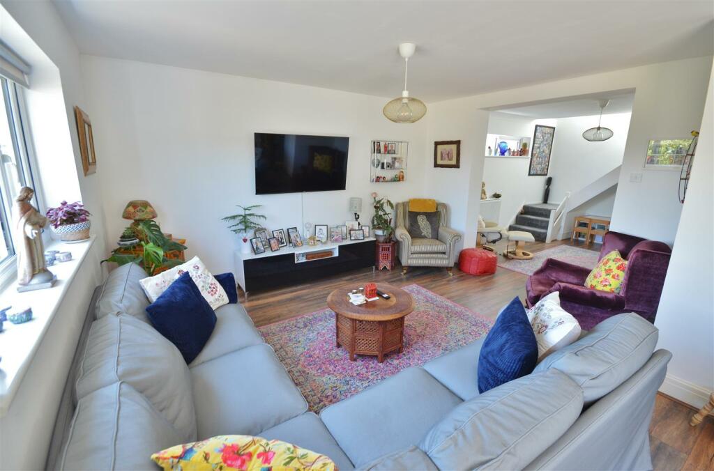 Additional property image - Ingarfield Road, Holland-On-Sea,