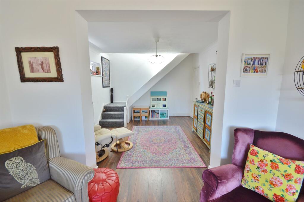 Additional property image - Ingarfield Road, Holland-On-Sea,
