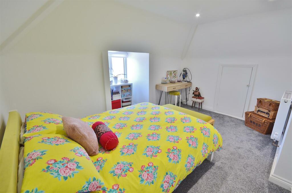 Additional property image - Ingarfield Road, Holland-On-Sea,