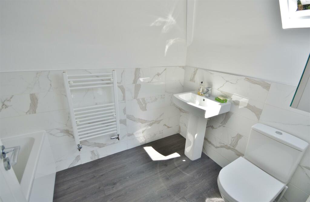 Additional property image - Ingarfield Road, Holland-On-Sea,