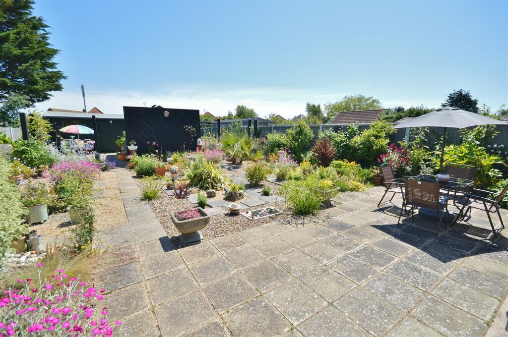 Additional property image - Ingarfield Road, Holland-On-Sea,