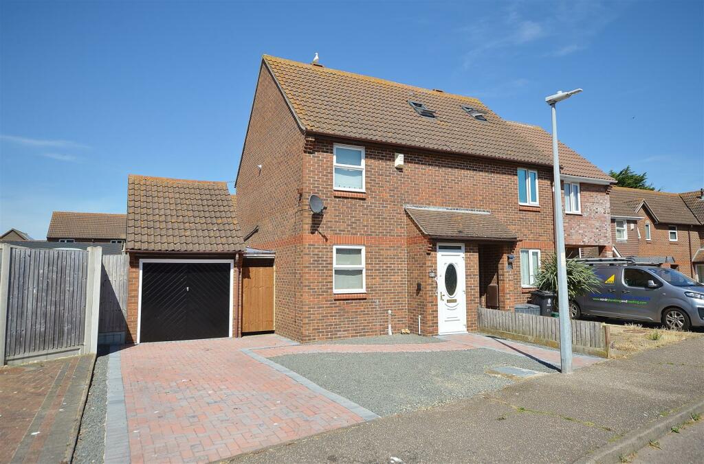 Additional property image - Weymouth Close, Clacton-On-Sea