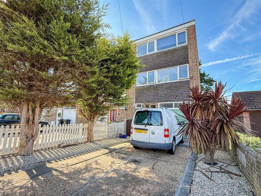 Main image of property: Litchfield Close, Clacton-on-sea, Essex
